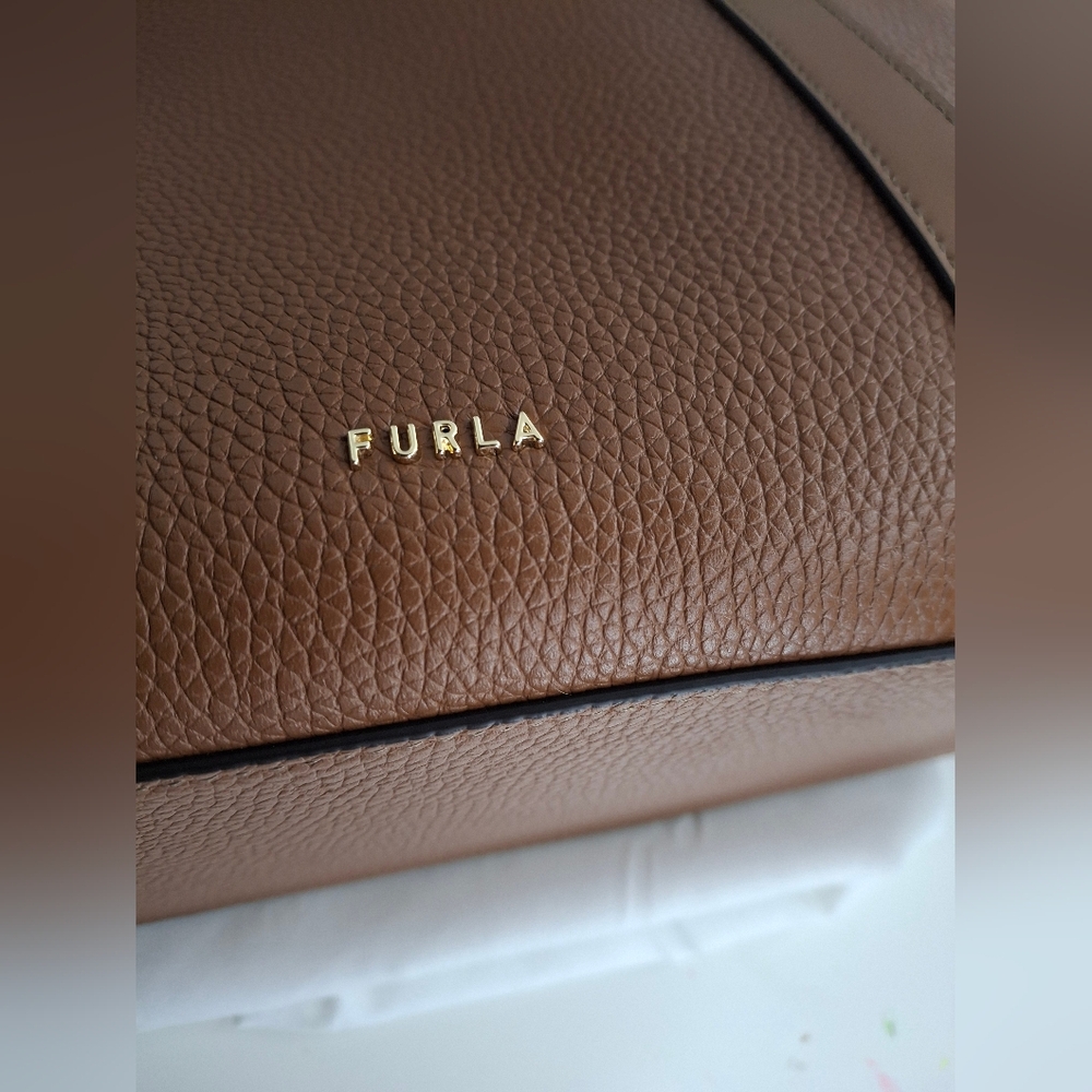 Furla Brown Leather Tote Bag NWT Includes Dust Bag - Picture 5 of 6